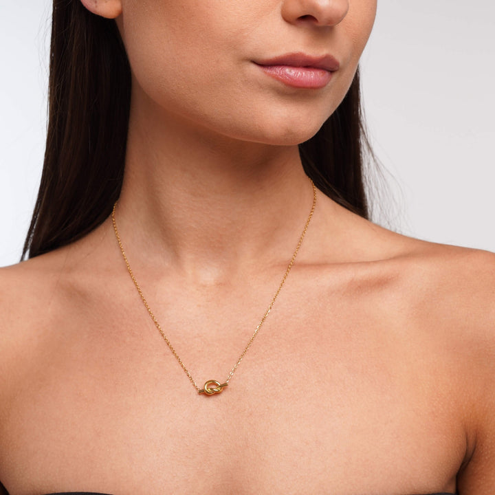Knot Necklace